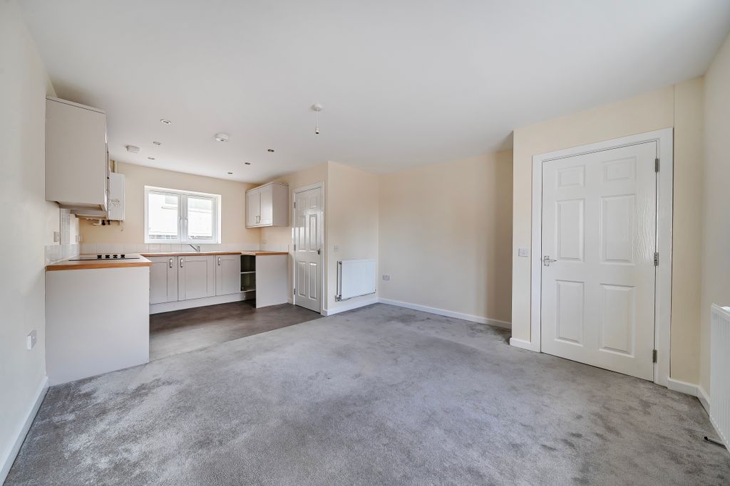 Property photo 3 of 6 133104226883Bba180c40