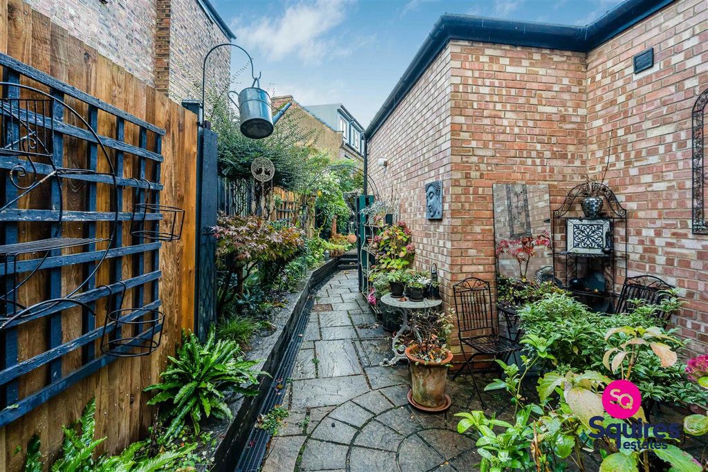 Property photo 3 of 14