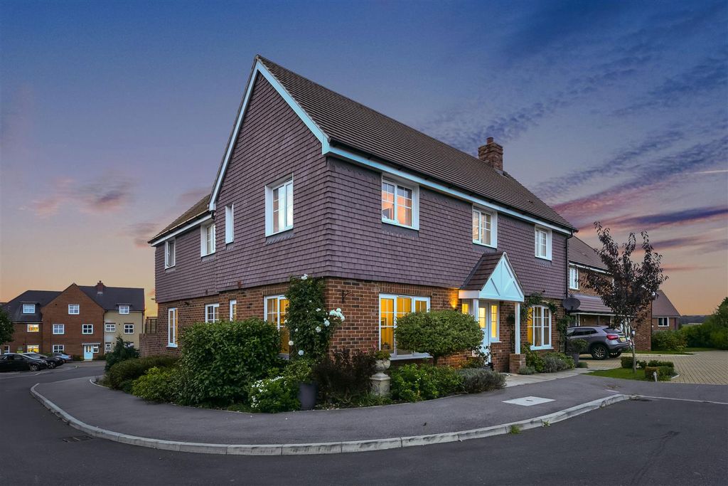Property photo 1 of 42 9479A659-28E3-43F1-95B7-735A1E56B094-2.Jpg