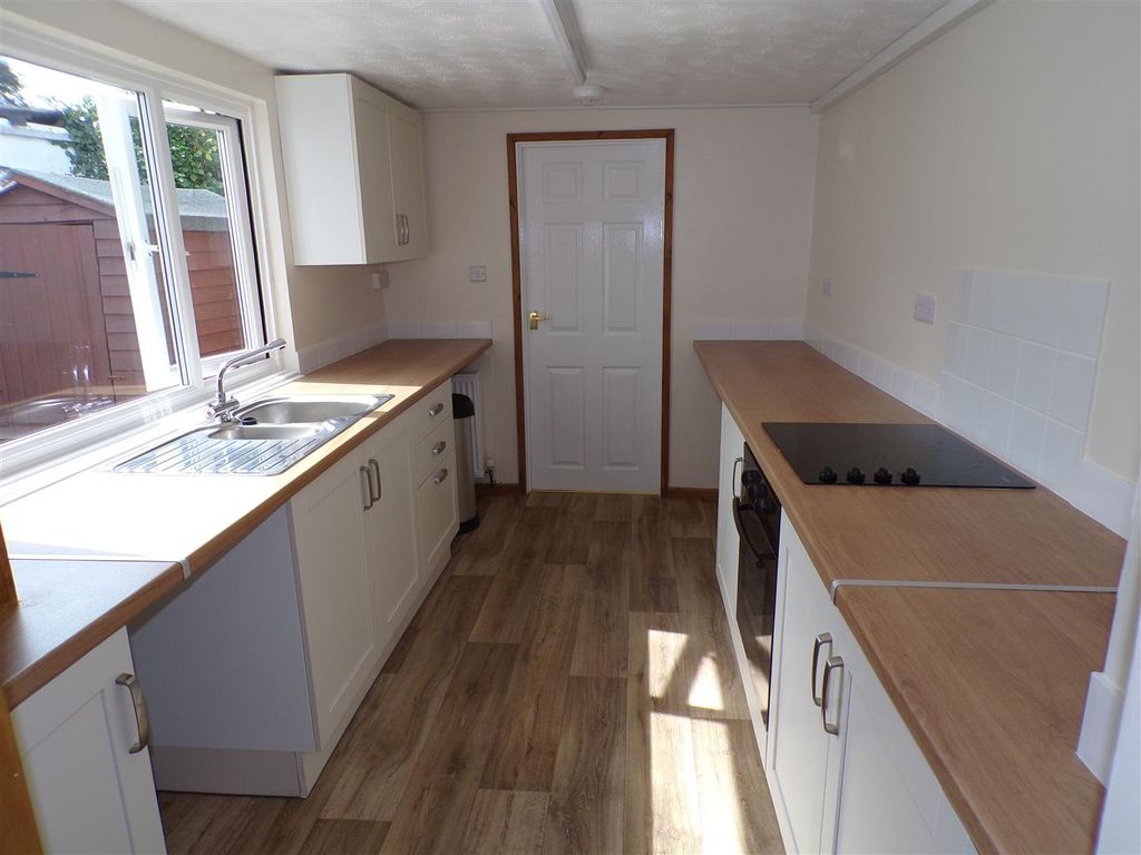 Property photo 3 of 18 Kitchen2.Jpg