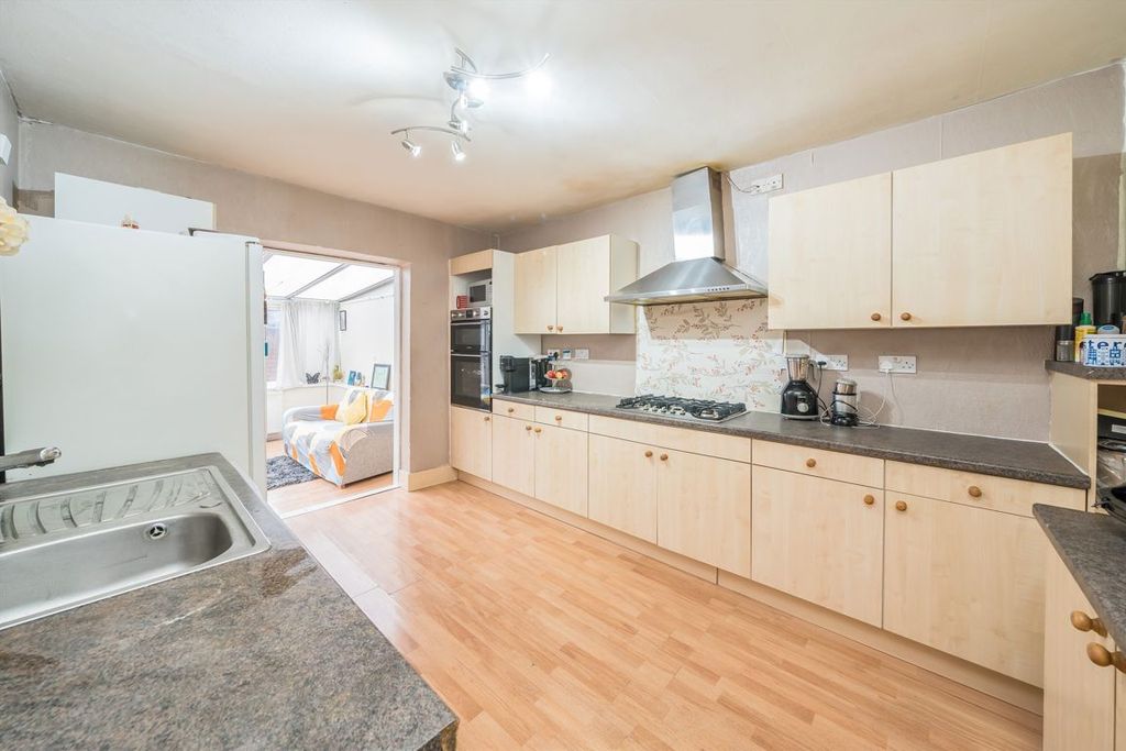 Property photo 2 of 5