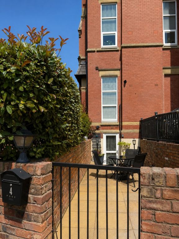 Property photo 3 of 16 5446063