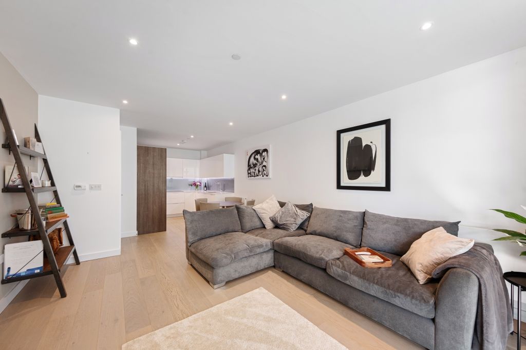 Property photo 2 of 15 094A2555