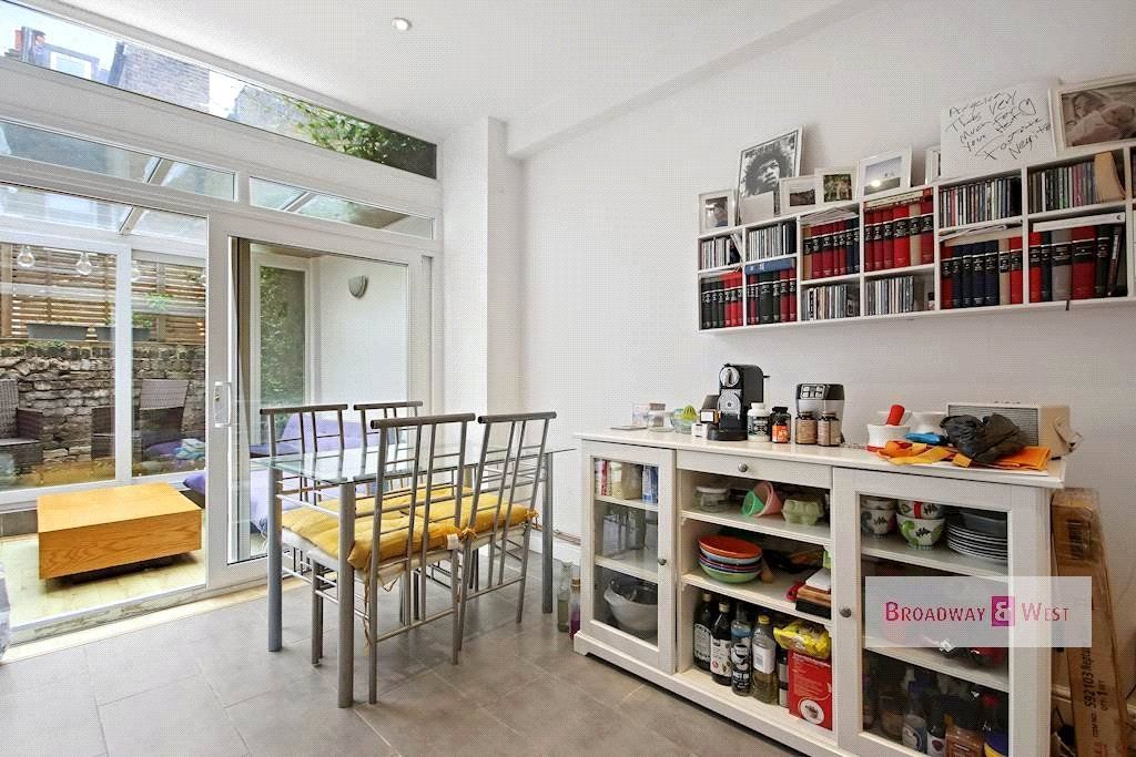 Property photo 2 of 15 Picture No. 11