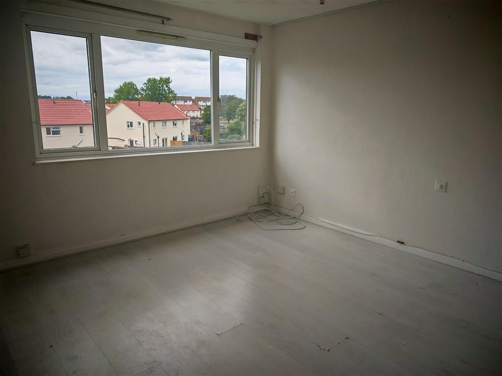 Property photo 3 of 5 Lounge