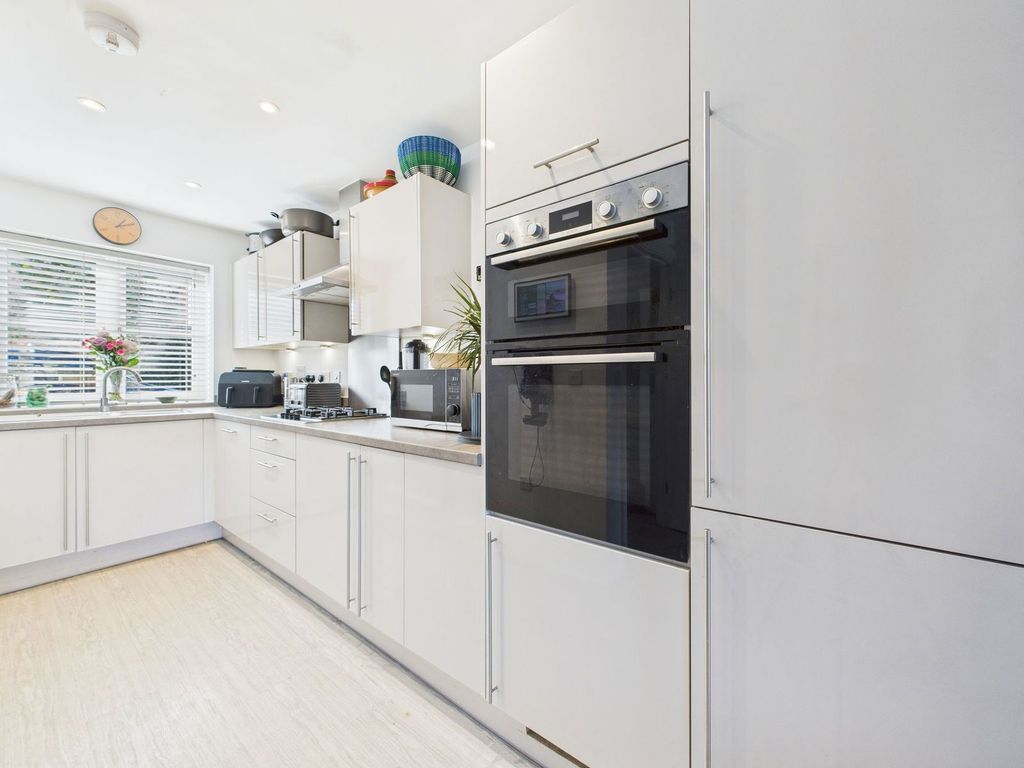 Property photo 3 of 26