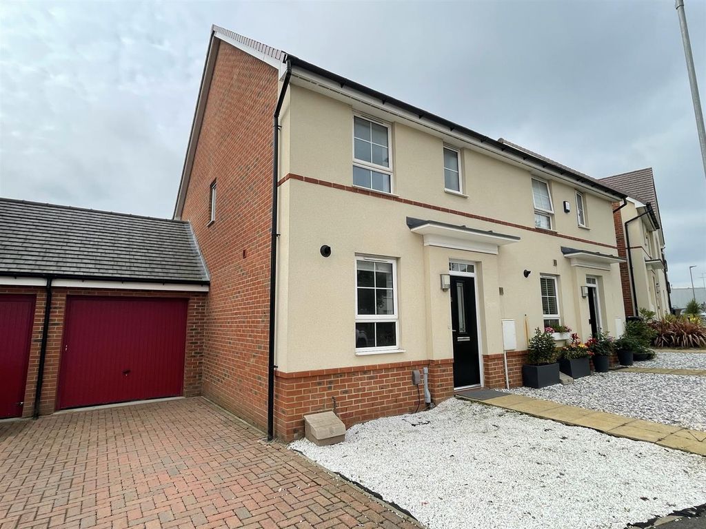 Property photo 1 of 20 Admiral Avenue