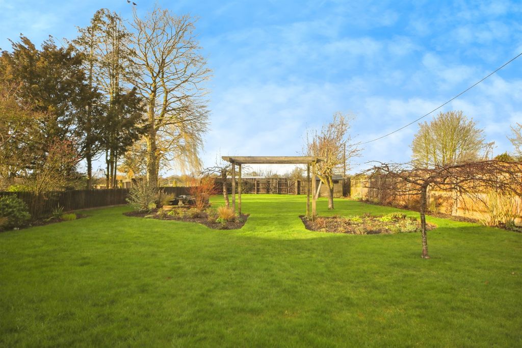 Property photo 2 of 20