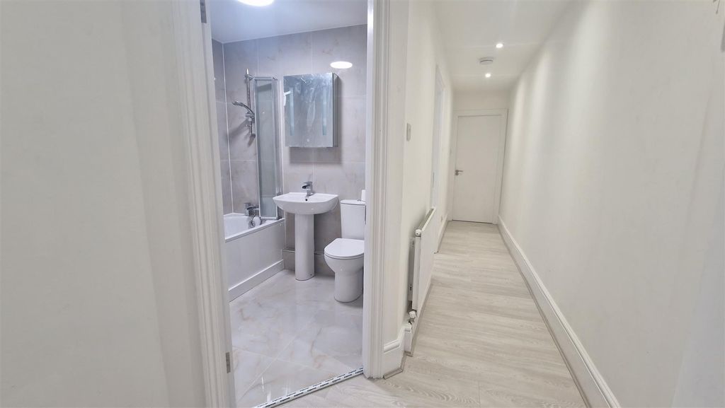 Property photo 3 of 8 8888.Jpg
