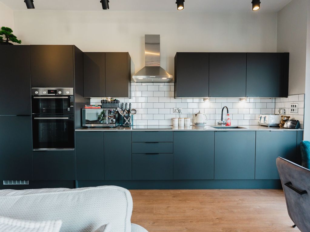 Property photo 2 of 25