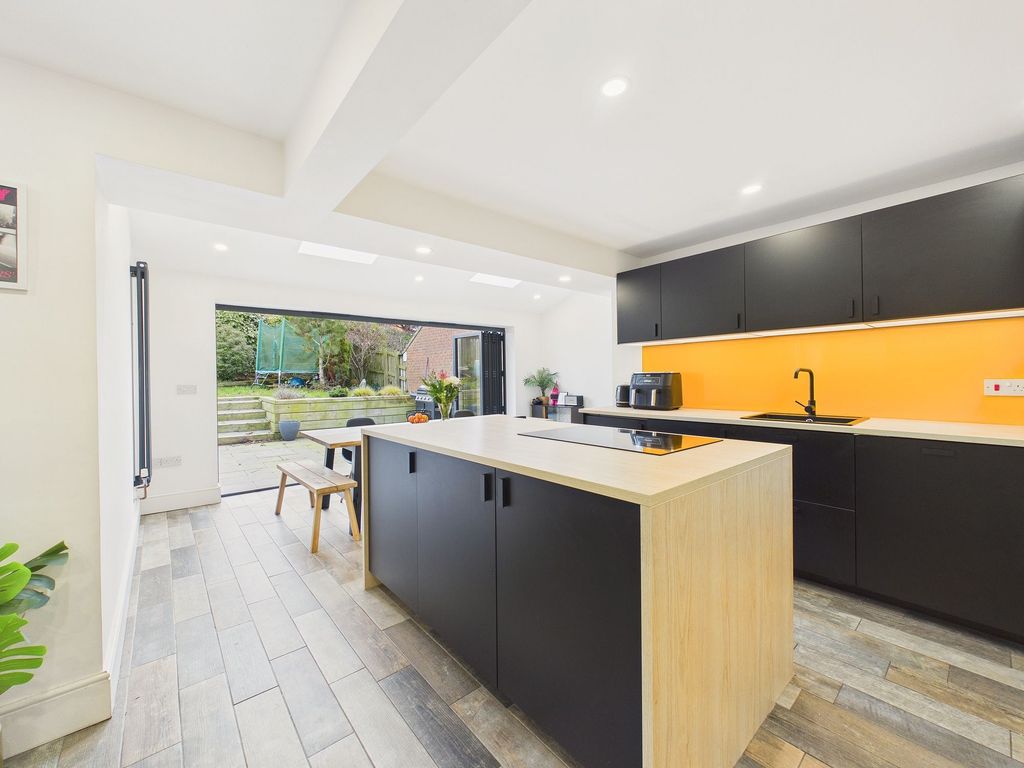 Property photo 3 of 15 Dining Kitchen