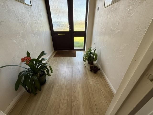 Property photo 2 of 20 Entrance Porch
