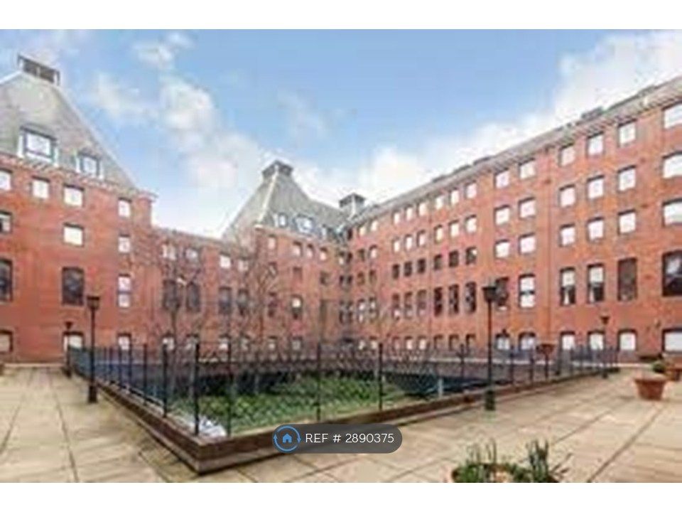 Property photo 2 of 22 Courtyard