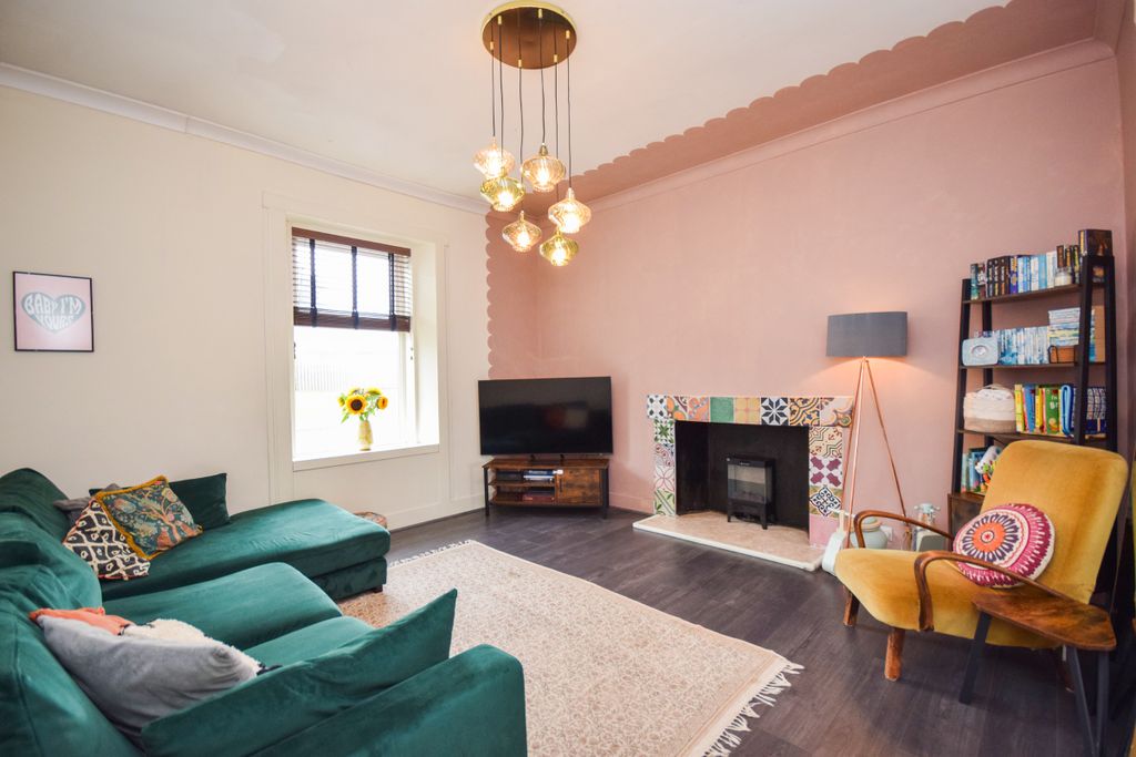 Property photo 2 of 18