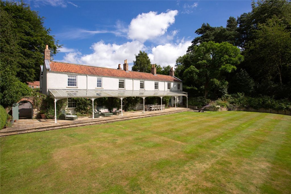 Property photo 1 of 33 Picture No. 03