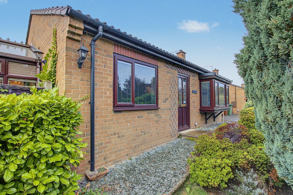 Property photo 1 of 21 2 Bedroom Detached Bungalow For Sale