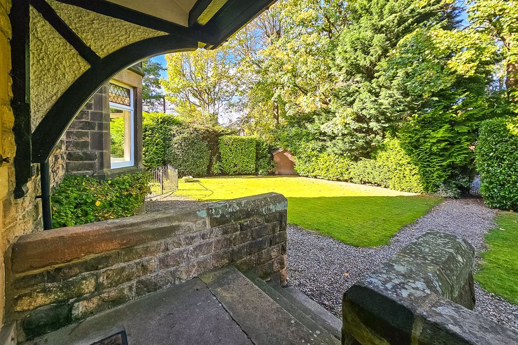 Property photo 3 of 18