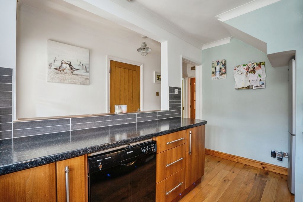 Property photo 3 of 17 Photo