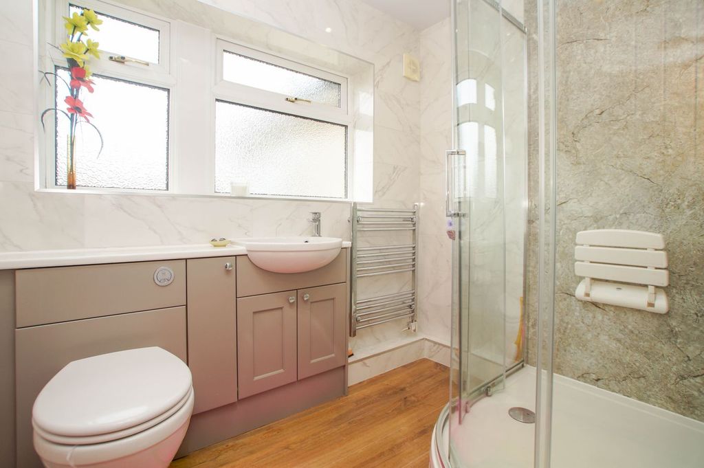 Property photo 3 of 23 Shower Room