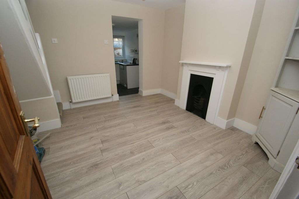 Property photo 3 of 8 2025-12-20 09.31.07.Jpg