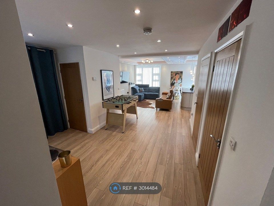 Property photo 3 of 25