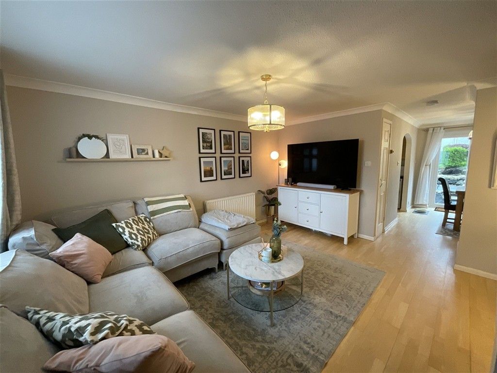 Property photo 2 of 10 Lounge