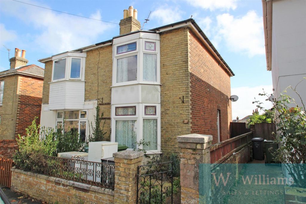 Property photo 1 of 11 Front..