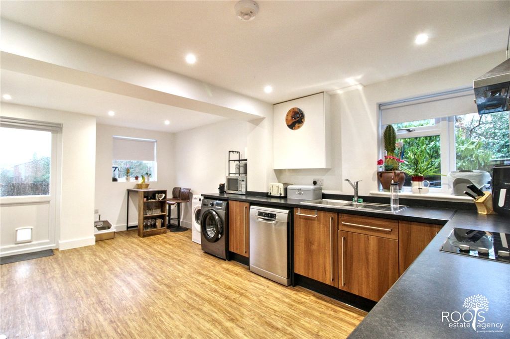 Property photo 2 of 13 Picture No. 02