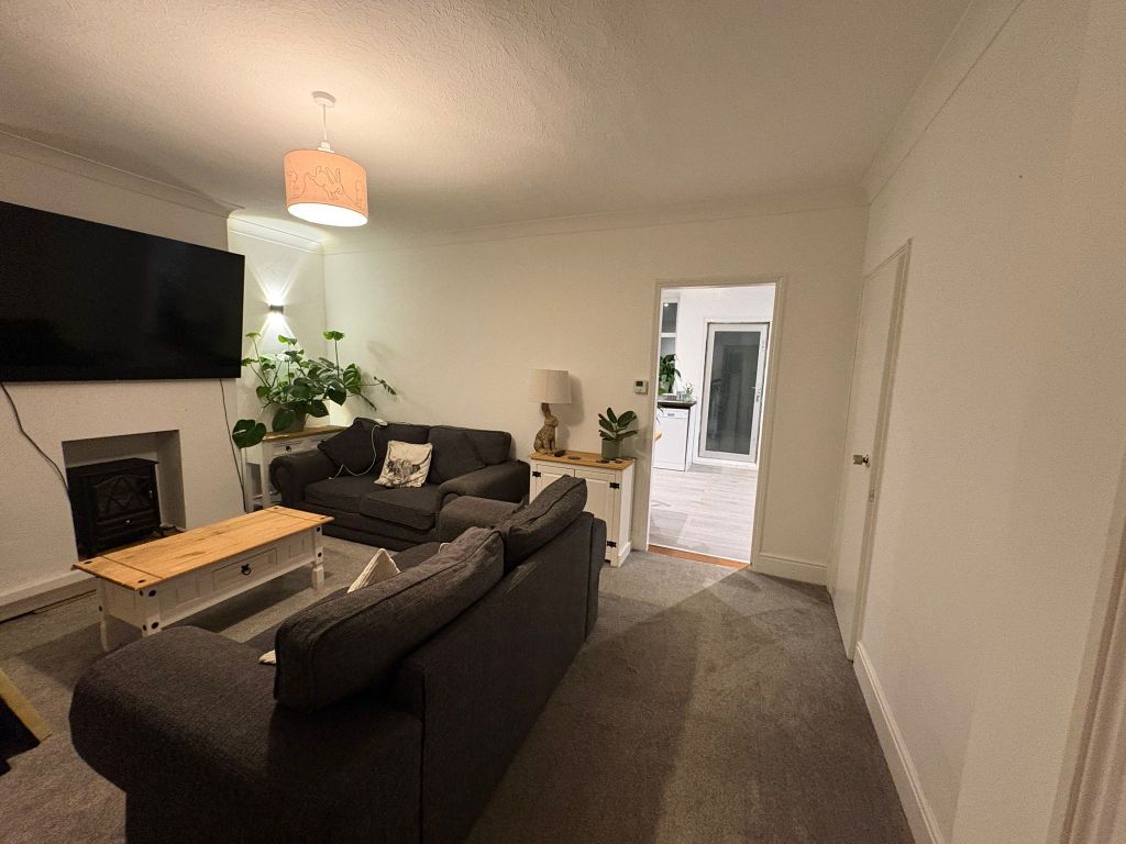 Property photo 3 of 11 B57B990E-51A9-49F9-A315-7C9741E68135.Jpeg