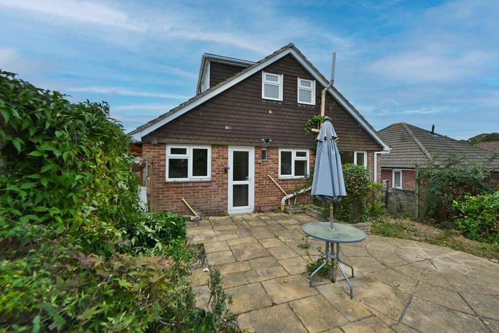 Property photo 3 of 23