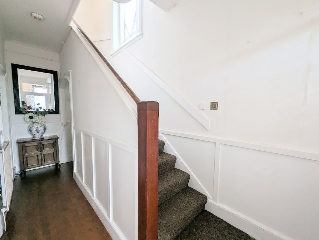 Property photo 2 of 40