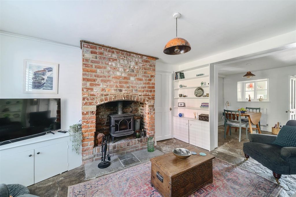 Property photo 2 of 14
