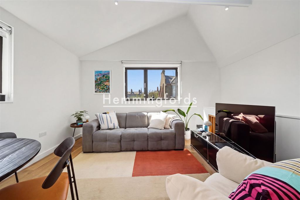 Property photo 2 of 14 Barnsbury Terrace N1-13.Jpg