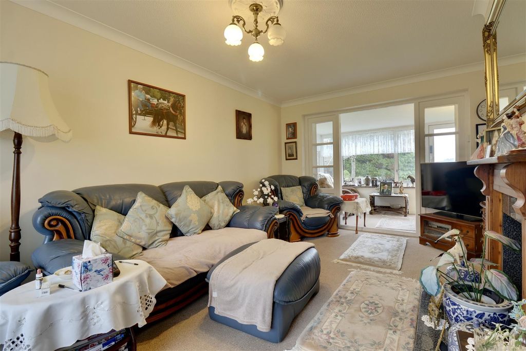 Property photo 3 of 13 60A90D78-42E1-4602-83D4-8563B991Bace_1_201_A.Jpeg