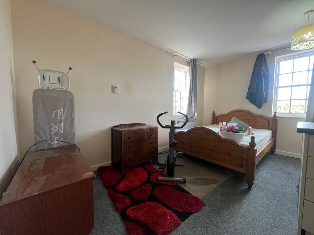 Property photo 3 of 4