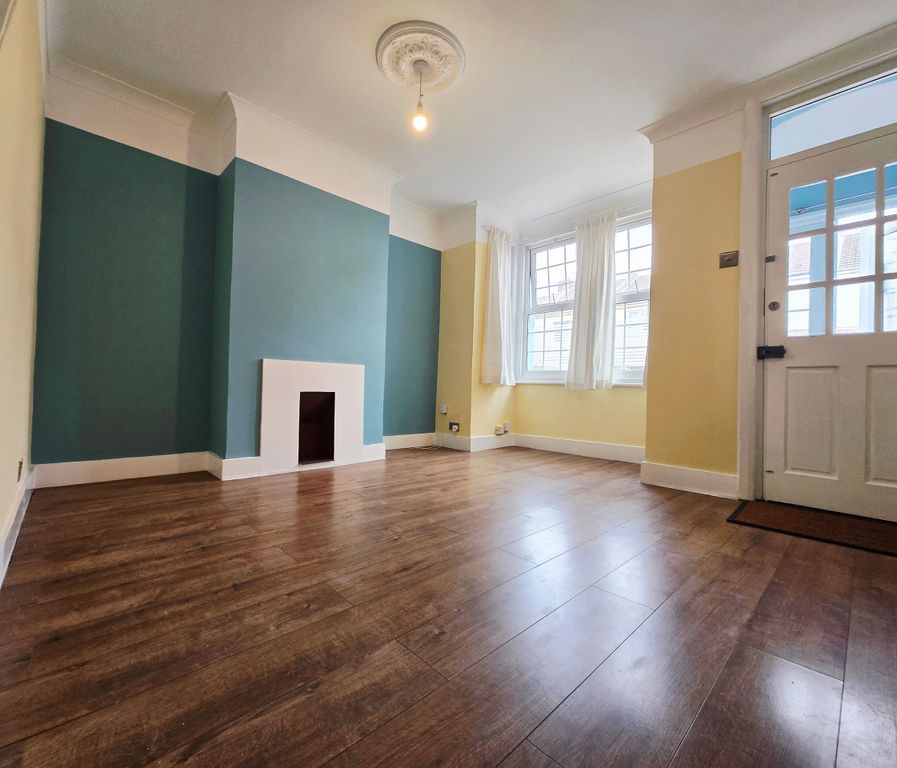 Property photo 2 of 9 20261015_155203