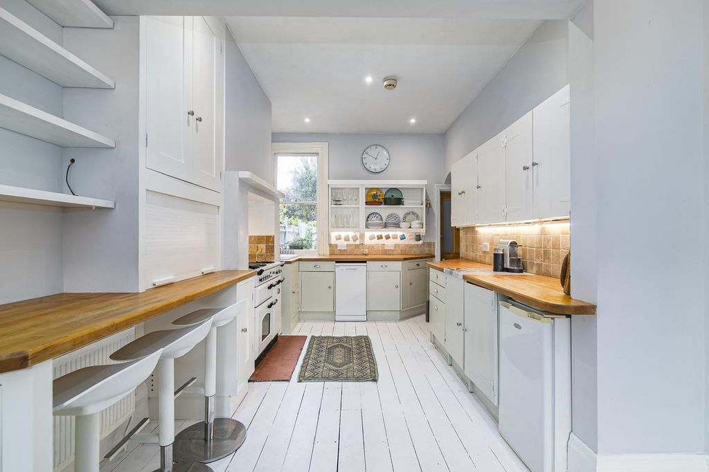 Property photo 3 of 25