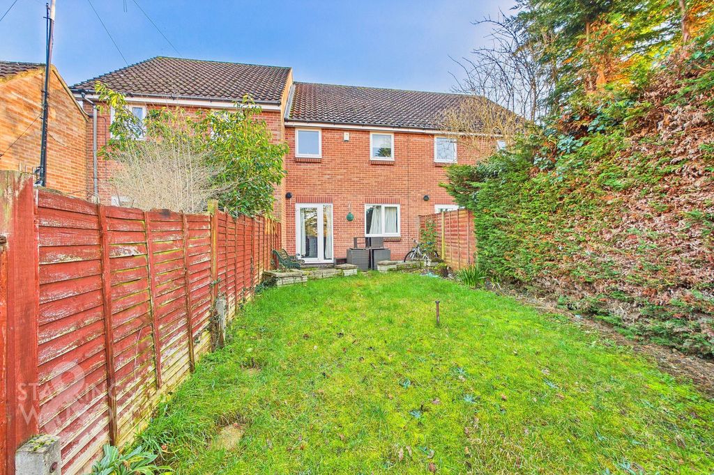 Property photo 2 of 16