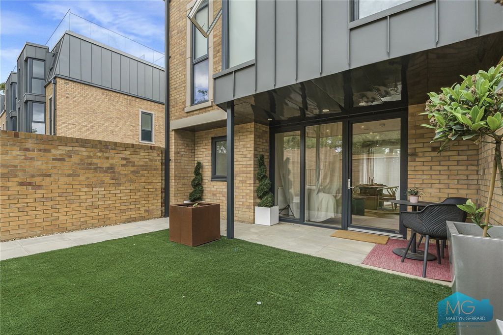 Property photo 1 of 22 Picture No. 01