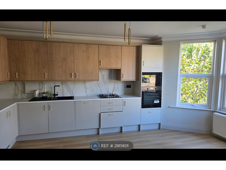 Property photo 2 of 35