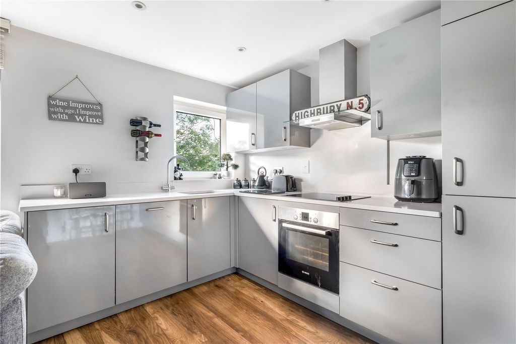 Property photo 3 of 9 Picture No. 15