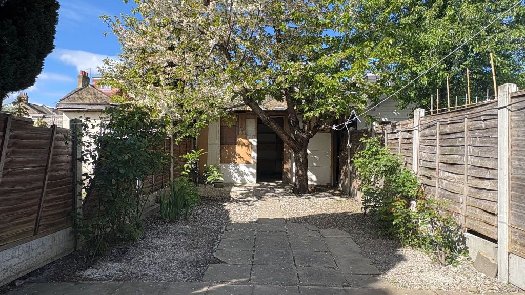 Property photo 2 of 3