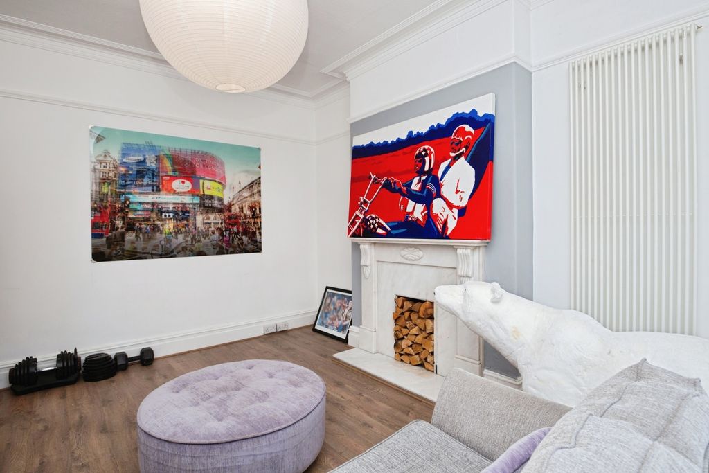 Property photo 2 of 32 Pbox-Img.Jpg