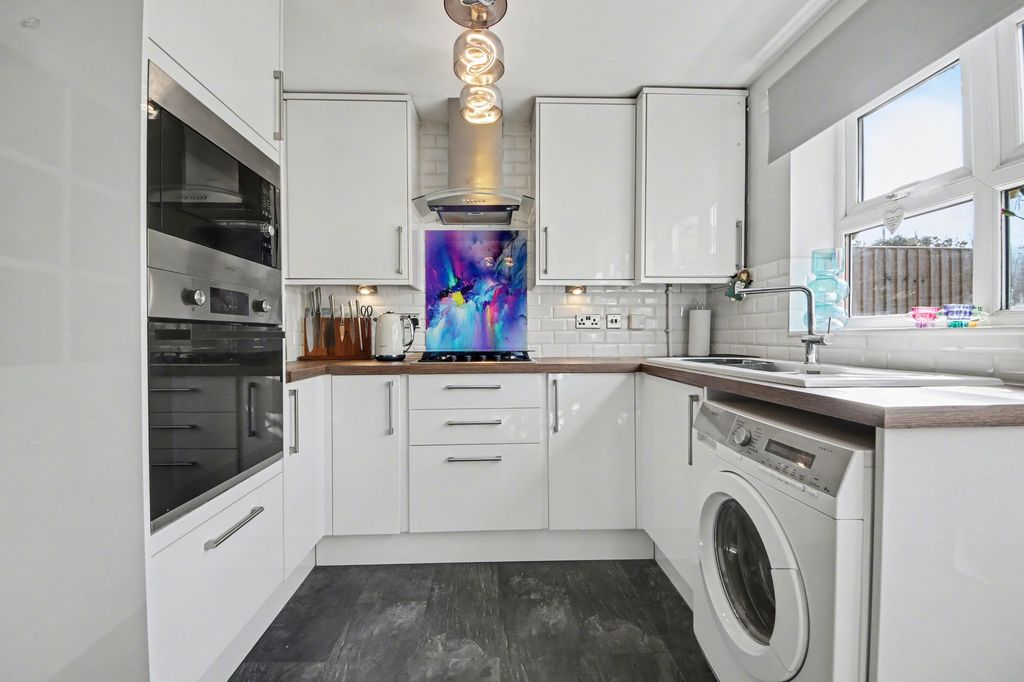 2 bed terraced house for saleHulton Close, Waterside Park SO19