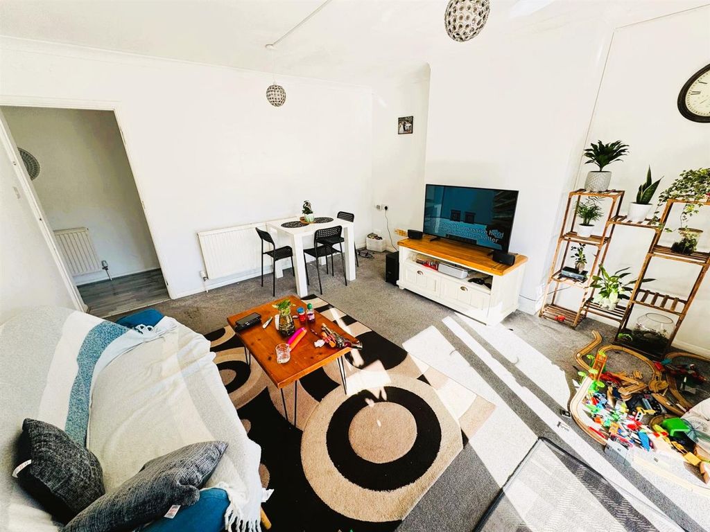 Property photo 3 of 8