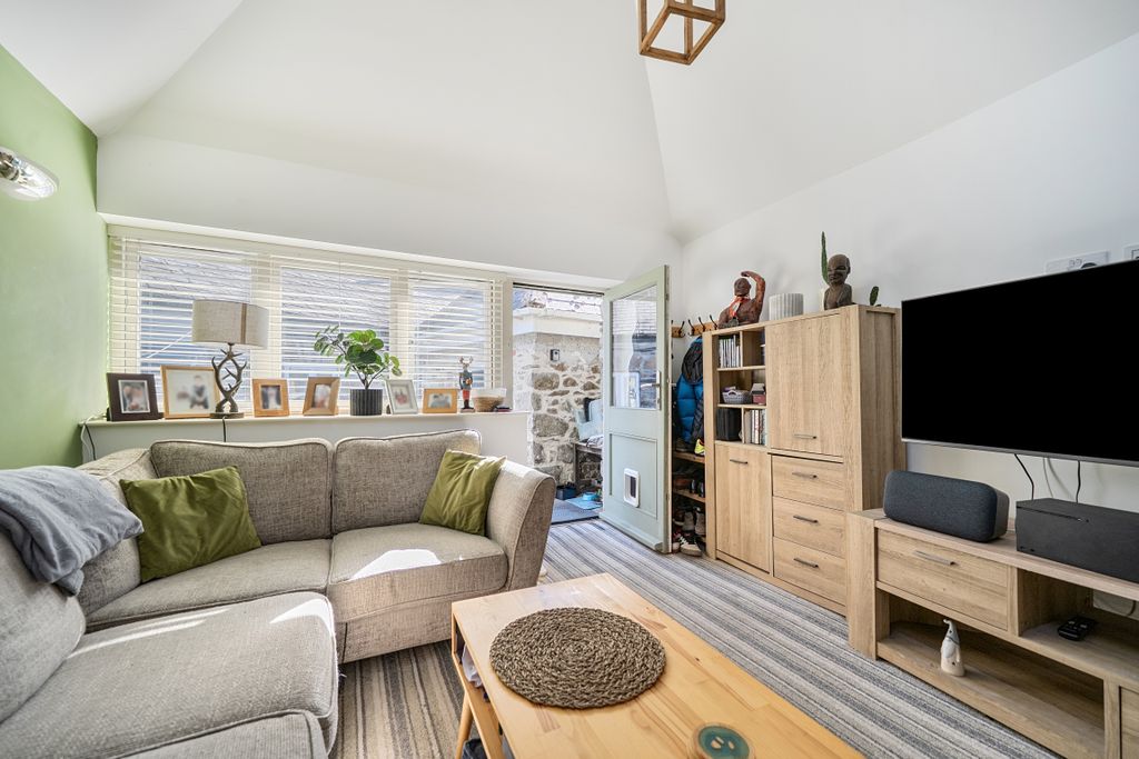 Property photo 2 of 15 1525255 (7)
