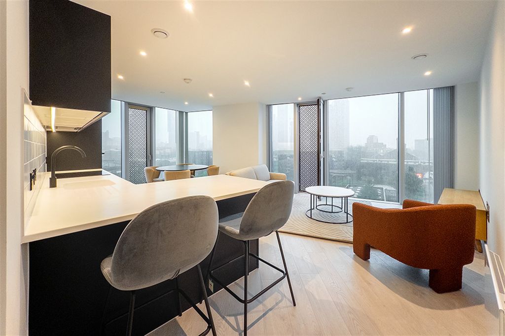 Property photo 1 of 15 (Main)