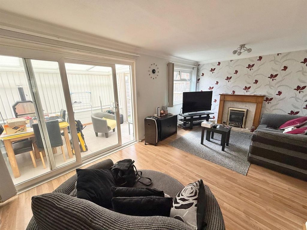 Property photo 2 of 11