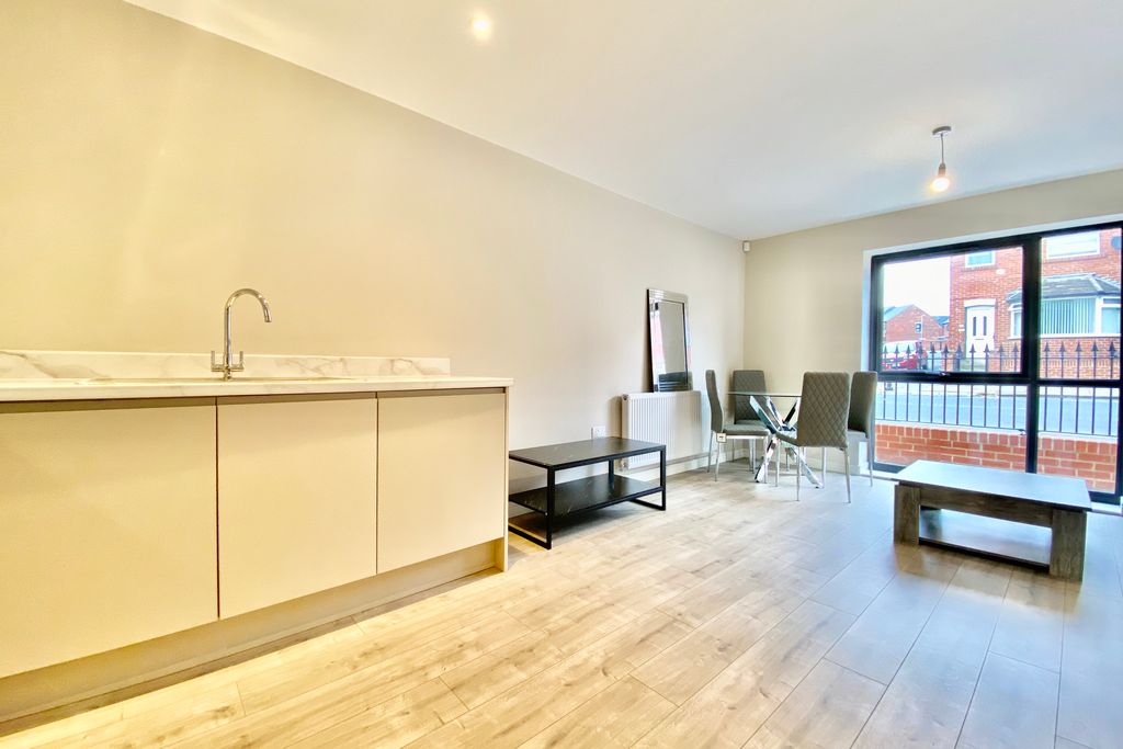 Property photo 2 of 6 Photo 01