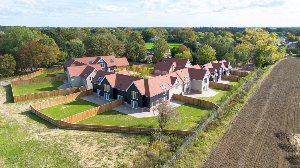 Property photo 1 of 16 4Bonningtonb